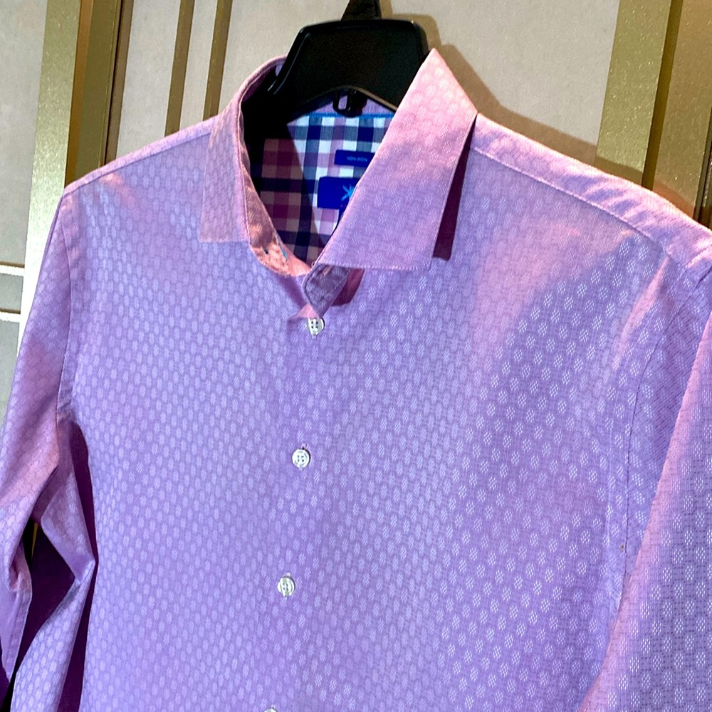 💕 Stunningly handsome shirt, lilac color dress shirt, non-iron, men’s Large